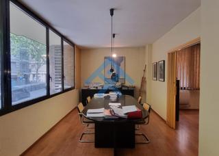 Business premise in Sant Gervasi - Galvany. Amplia oficina esquinera de 222 m en el centro