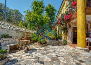 Maison à Mas Alba. Encantadora casa con gran parcela y múltiples