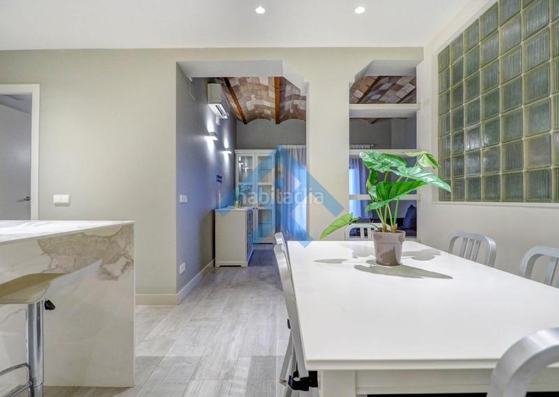 Foto 517adf2e-59ba-4154-a95e-71972baf0f45. Piso destacamos está preciosa propiedad en primer en Sitges