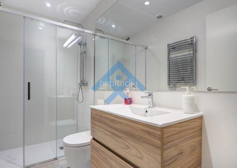 Foto bad61707-a99b-42b2-a499-4445f977d96a. Piso destacamos está preciosa propiedad en primer en Sitges