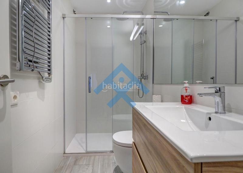 Foto e8b1817a-8e35-4c34-b40e-e8c8bfcf4ebf. Piso destacamos está preciosa propiedad en primer en Sitges