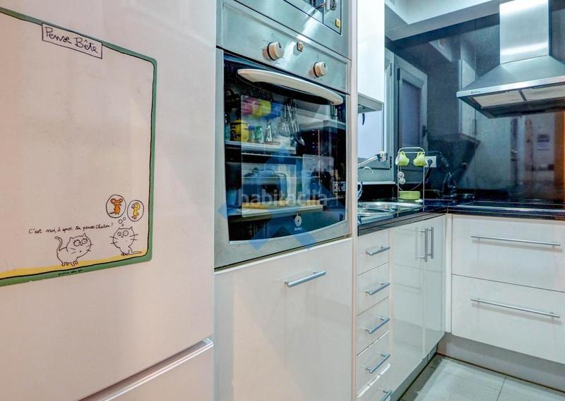 Foto 486b2977-43eb-425f-8e16-723dcf68b352. Piso ático luminoso con preciosas vistas en la en Sitges