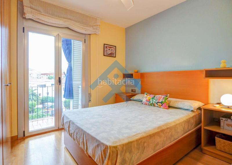 Foto bbdbb75b-4510-46eb-bafb-a98004eb6612. Piso ático luminoso con preciosas vistas en la en Sitges