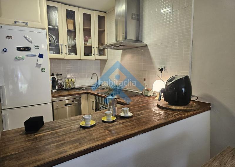 Foto f6c7f36d-7c17-4387-8b8d-7080b89a5f62. Affitto appartamento con riscaldamento parcheggio piscina in Sitges