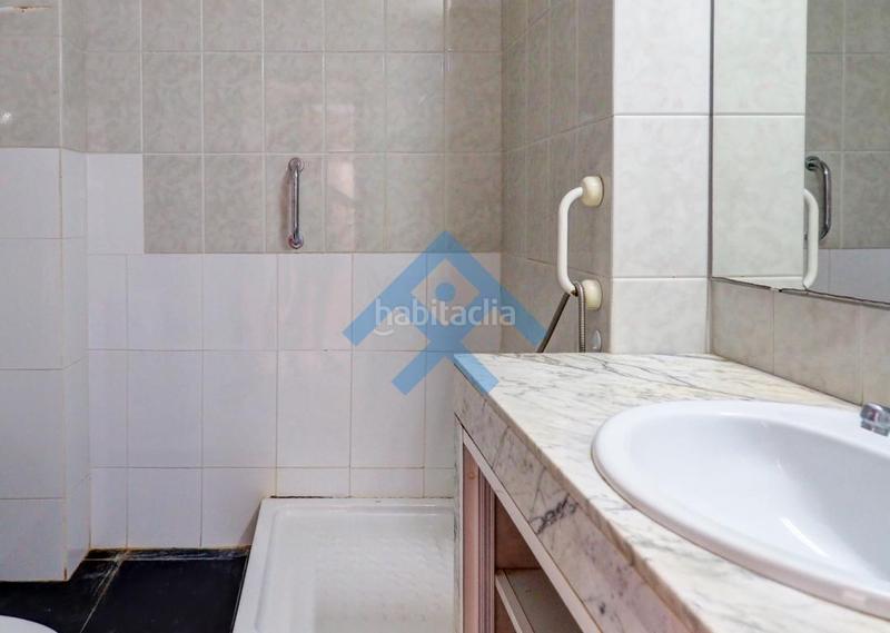 Foto 0bbe060a-534c-4766-b54c-d4b7f46aacd2. Piso acogedor piso con gran terraza en finca tranquila en Sitges