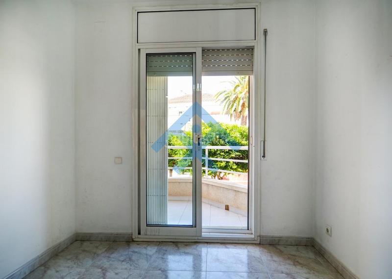 Foto 4cf39918-d530-4274-a5e4-2092d6037d50. Piso acogedor piso con gran terraza en finca tranquila en Sitges