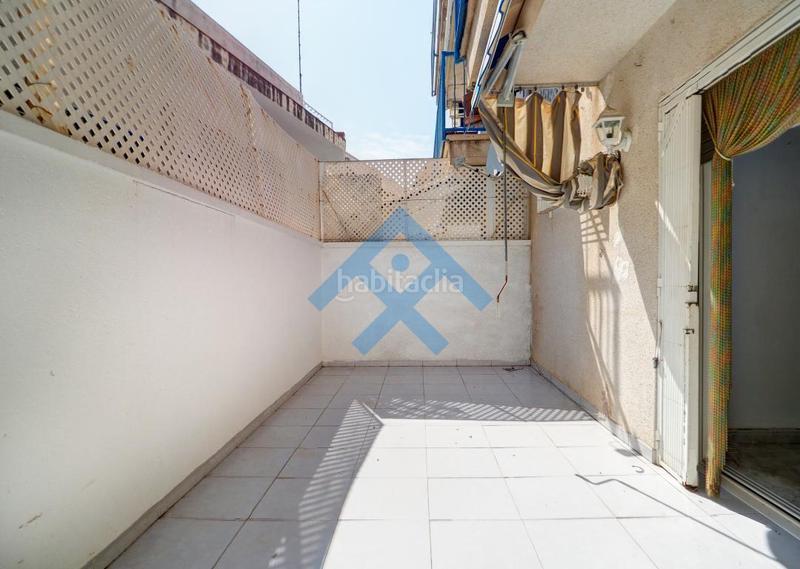 Foto b5ee02ab-ad39-48bd-aeeb-aee903990f02. Piso acogedor piso con gran terraza en finca tranquila en Sitges