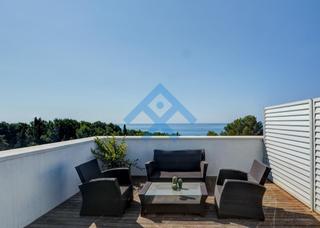 Etagenwohnung in Mas d´En Serra - Els Cards. Ático dúplex con vistas al mar, en la
