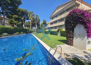 Appartement à Can Girona - Terramar - Vinyet. Bajos con gran terraza, acceso directo a jardín