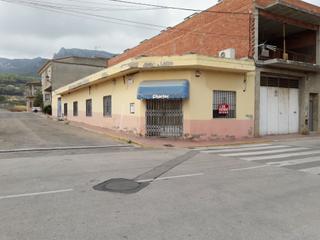 Local Comercial  N/a. Local comercial en llaurí