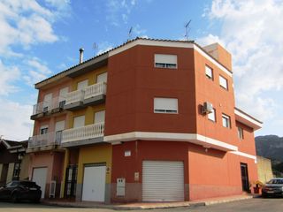 Casa adossada  Carrer nou d'octubre. Vivienda adosada en llaurí, el equilibrio perfecto entre tranqui