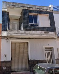 Casa bifamiliare  Carrer sant llorenç 43. Espacio, comodidad y una vivienda con múltiples posibilidades.