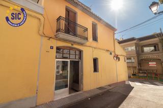 Casa adosada en Gilet - calle horno 5. Vivienda para reformar en el centro de gilet