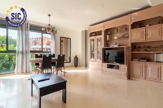 Casa  Cl eduard escalante. Adosado en canet