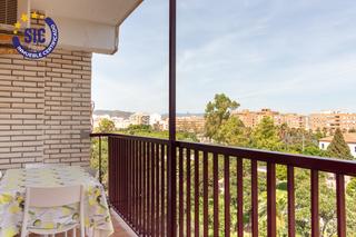 Pis  Puerto de sagunto - avenida nueve octubre. Amplio piso con terraza y espectaculares vistas
