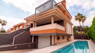 Semi detached house  Puerto de sagunto - cl pintor zuloaga. Casa acogedora y moderna en puerto de sagunto hay viviendas que
