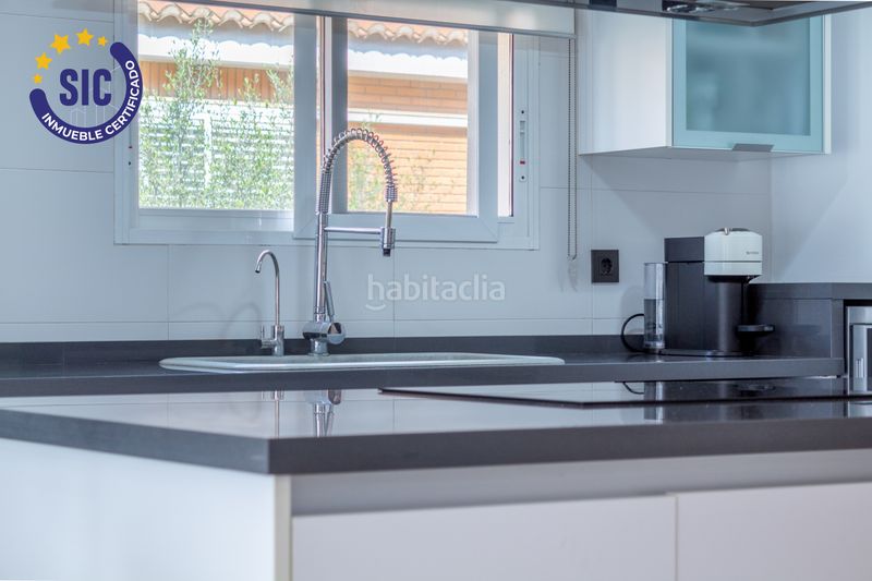 Foto 0c6ffcc8-7257-4d07-b984-1b77aa3ffe32. Casa adossada amb aparcament a Nuevo Centro Sagunt