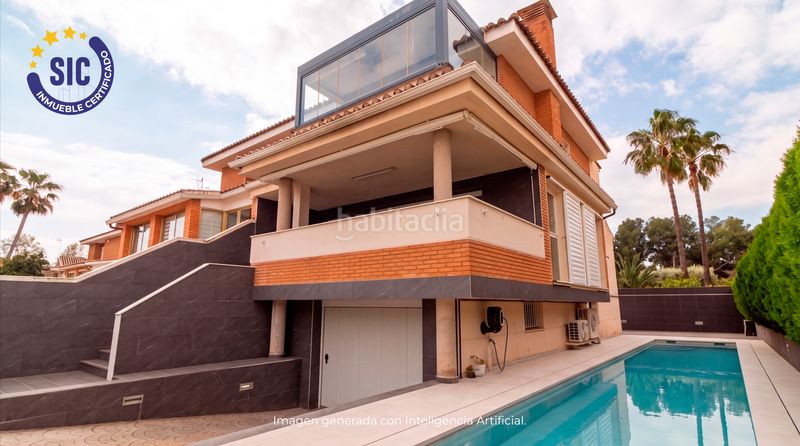 Foto e679fc1b-6a80-4008-9e0b-c013eb22bb95. Casa adossada amb aparcament a Nuevo Centro Sagunt
