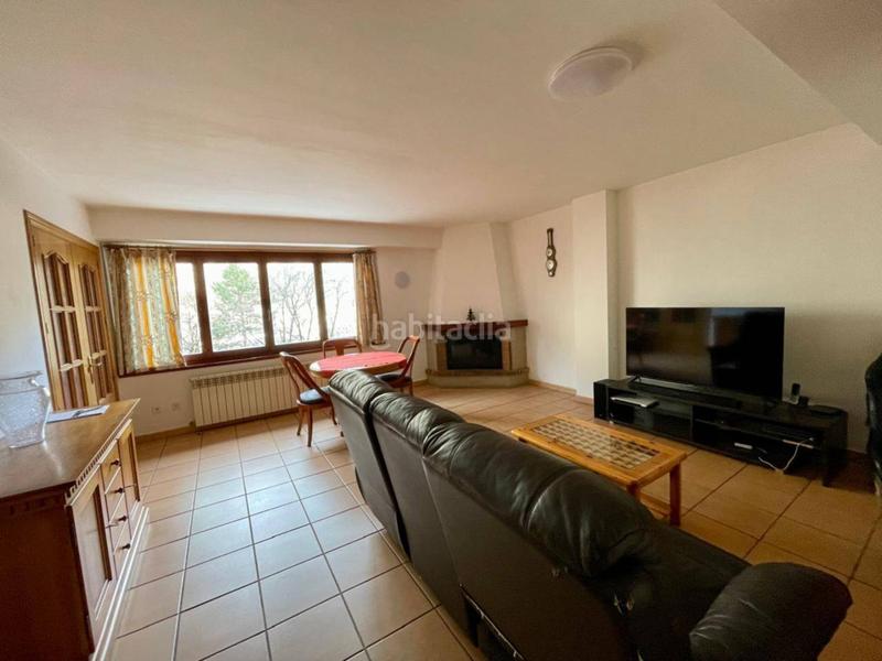 Foto 4380f566-8cfe-4d1a-bf93-3fb7db2c91f1. Casa adossada amb calefacció aparcament a Centro Andorra la Vella