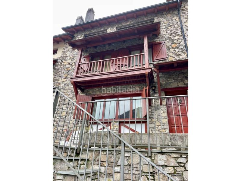 Foto d83995b4-24d6-4ce2-af77-d99d432e4b5c. Casa adossada amb calefacció aparcament a Centro Andorra la Vella