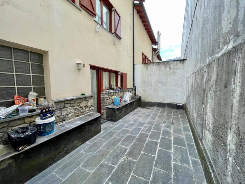 Foto e7dbda62-4a32-4e07-9c81-9776fdef91d2. Casa adossada amb calefacció aparcament a Centro Andorra la Vella