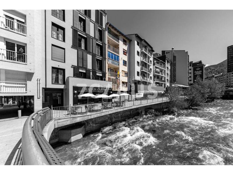 Foto 4af344c0-532c-413b-9acf-c5b864ac8676. Edifici a Centro Andorra la Vella