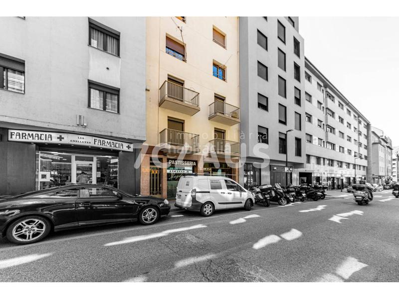 Foto d37d2bc8-124f-4086-91d0-f3c007fb6869. Edifici a Centro Andorra la Vella