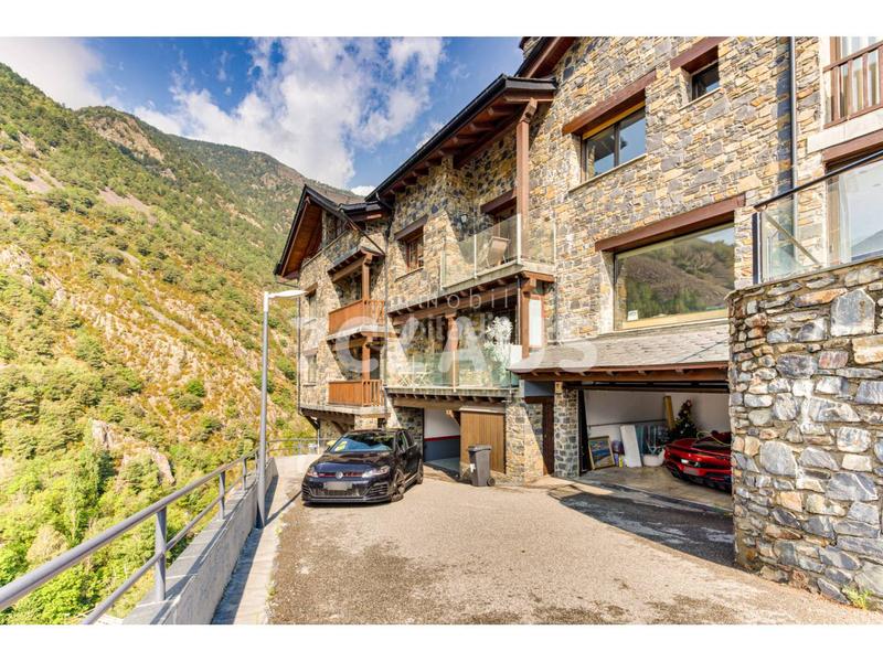 Foto 91e8fb84-befd-44e6-82f8-ae73be49a74a. Alquiler casa pareada espectacular casa situada en una de las mejores zonas residenciales de andorra en Escaldes-Engordany