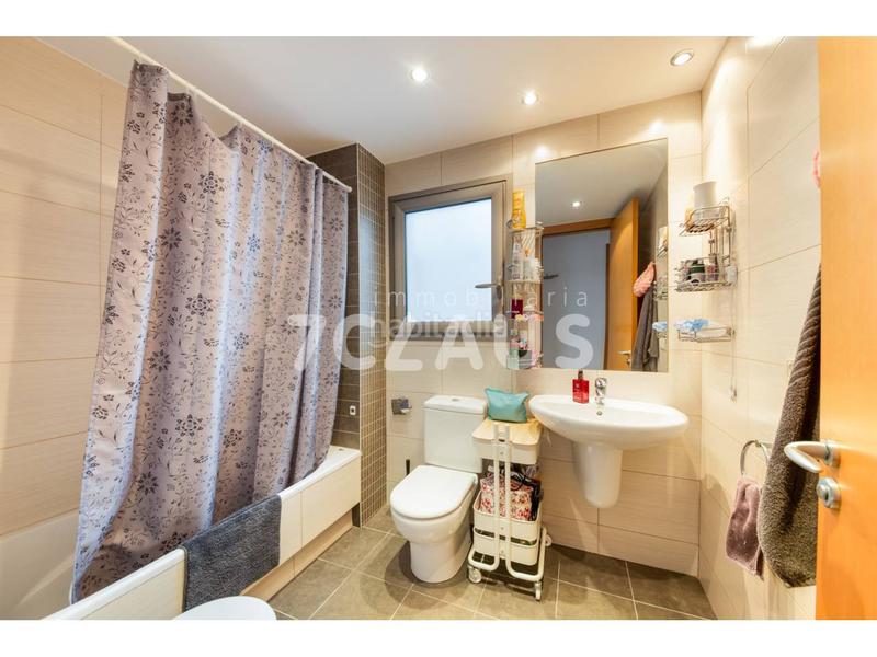 Foto 01f8ea44-5cc8-4c3d-b92d-6427406fb882. Àtic amb calefacció aparcament a Vila Encamp