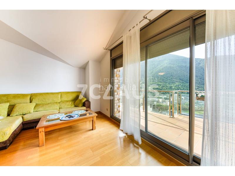 Foto 5fb81778-e5ae-4aab-a1b8-fd838acc7f7f. Àtic amb calefacció aparcament a Vila Encamp