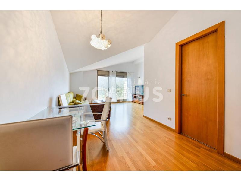 Foto 693005b1-a35e-466b-b499-7244054f70e8. Àtic amb calefacció aparcament a Vila Encamp