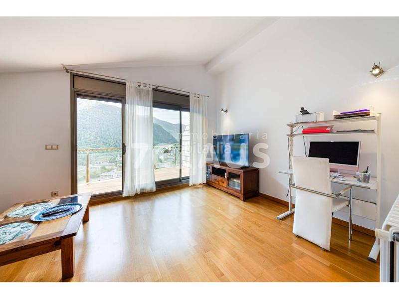 Foto f56907b9-04d9-465e-b183-5fdf68ed8a89. Àtic amb calefacció aparcament a Vila Encamp