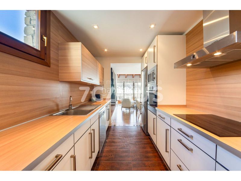 Foto 8a7a142d-64be-49e3-85fc-8aa8dbc103de. Rent flat with heating parking in El Tarter Canillo