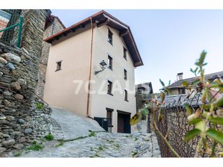 Rent House  Camino camí cap del carrer. Casa en alquiler en el centro de la massana