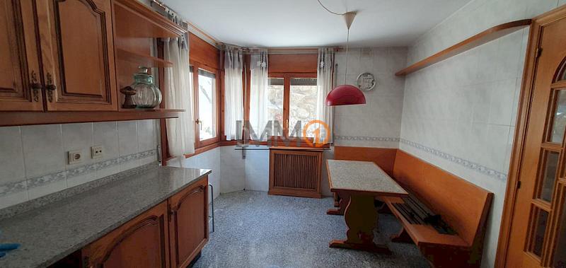 Foto 8767533a-acd5-4117-8d78-617736dd717a. Rent towny house with heating parking in Engolasters Escaldes-Engordany