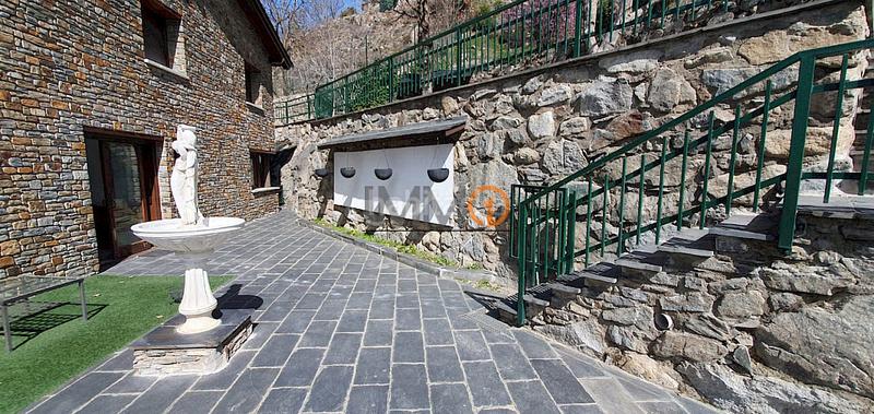 Foto f9ed33c1-b739-41ba-835e-dbe8e8ef5120. Maison jumelée avec chauffage parking dans Engolasters Escaldes-Engordany