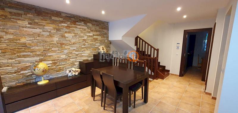 Foto 20d5bf2b-f67f-4248-91f5-014750336ea4. Casa bifamiliare con riscaldamento parcheggio in Centro Andorra la Vella
