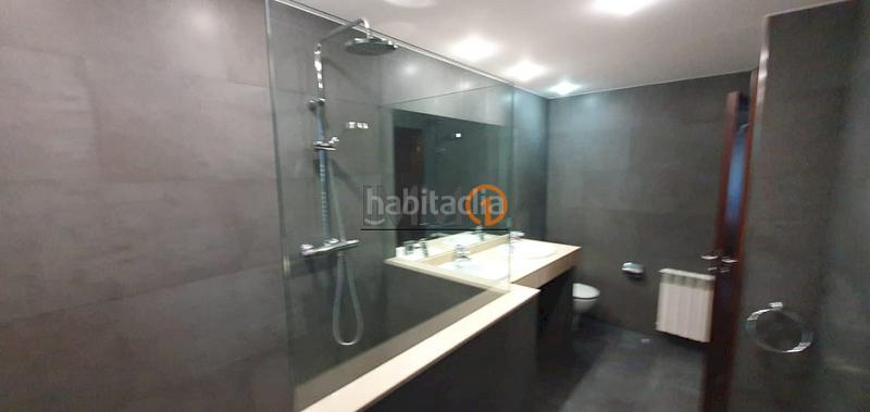 Foto fd852985-876f-4540-9d99-a7f7d8a7e6c3. Casa bifamiliare con riscaldamento parcheggio in Centro Andorra la Vella