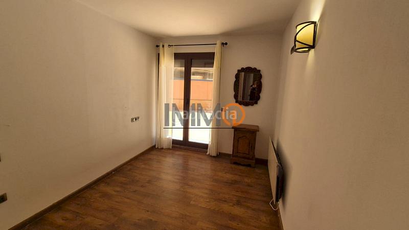 Foto 8535f7cd-5b41-435e-9e84-b5a8986f6878. Piso en venta bonito piso de 2 habitaciones con aparcamiento y trastero en bordes damp039envalira en Canillo