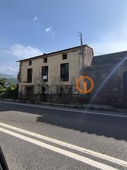 Casa aparellada a Ribera d´Urgellet. En venta finca en el pla de sant tirs lleida