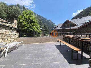 Casa aparellada a Valls de Valira (Les). En venta casa adosada totalmente reformada en os de civís les va