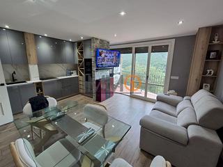 Appartamento in Montferrer i Castellbò. En venta bonito piso reformado en montferrer  castellbó alt urge