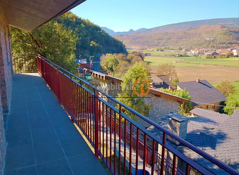 Foto 72af46c3-4bb4-4945-bed9-a3760b6b4228. Towny house with heating parking in Seu d´Urgell (La)