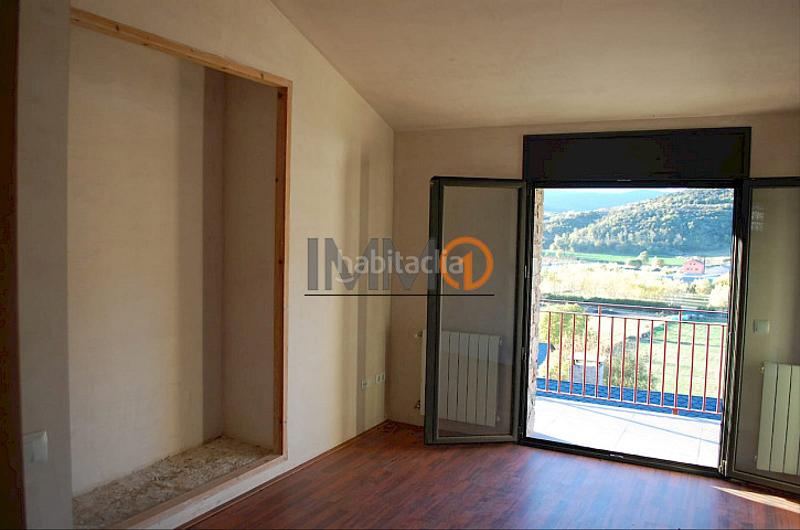 Foto 8c1003ee-ba02-47c5-bfc2-2fc9ffa43da2. Towny house with heating parking in Seu d´Urgell (La)