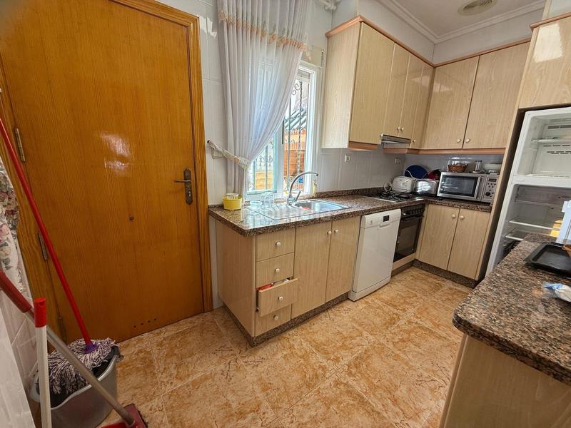 Foto 70e98fbe-9034-4ebb-8b75-005226b9c6eb. Casa a calle consueta 2 a Playa Tamarit-Playa Lissa Santa Pola