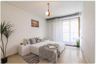 Pis  Calle gines garcia esquitino. 1 sin ascensor de 3 habitaciones y 1 bao para entrar a vivir