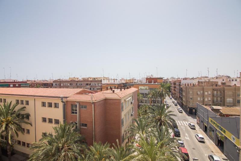 Foto 540507f1-bd6a-4502-acd5-ece3b2455177. Piso en jose sanchez saez 31 oportunidad de inversión en Altabix con ascensor, 3 habitaciones, todo exterior en Elche / Elx