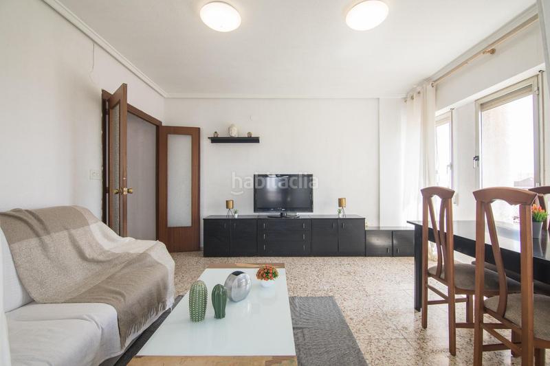 Foto db4e5f81-8ef4-4236-a290-56a9b9497f0e. Piso en jose sanchez saez 31 oportunidad de inversión en Altabix con ascensor, 3 habitaciones, todo exterior en Elche / Elx