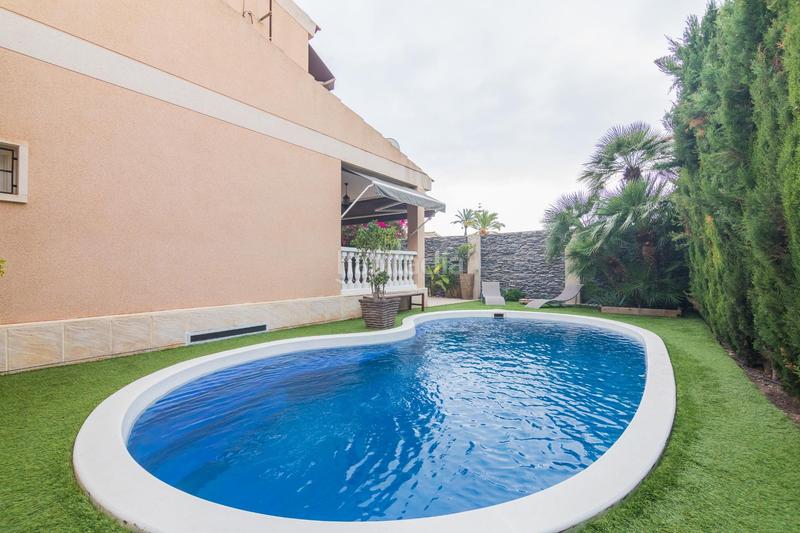 Foto c60bd001-5f79-45d6-8a59-b764e36c5921. Chalet dans camino olivar 13 dans La Algoda - Matola - Llano de San José Elche / Elx