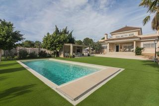 Chalet  Calle cipreses. Chalet en bonavista, a tan solo 2 minutos de elche, con sotano,